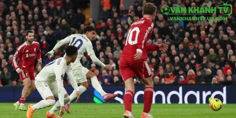 Anfield không còn kiên cố, Liverpool thua Nottingham Forest